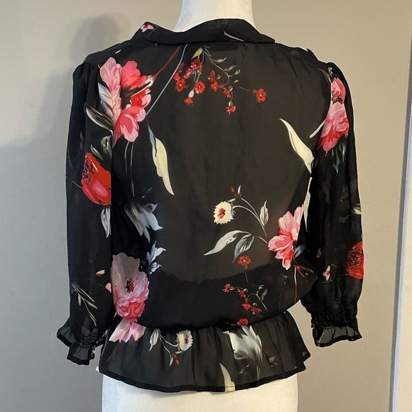 🌹🌺 Floral Blouse 🌺🌹 - Picture 10 of 10